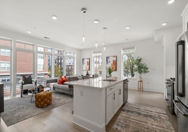 95 Fawcett, Cambridge, Massachusetts 02138, 2 Bedrooms Bedrooms, 4 Rooms Rooms,2 BathroomsBathrooms,Residential,For Sale,The Brook,Fawcett,73238209