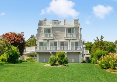 3 Creek Street, Mattapoisett, Massachusetts 02739, 3 Bedrooms Bedrooms, 7 Rooms Rooms,2 BathroomsBathrooms,Residential,For Sale,Creek Street,73136745