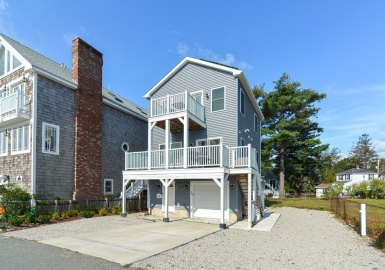 121 Edgewater Dr, Quincy, Massachusetts 02169, 3 Bedrooms Bedrooms, 5 Rooms Rooms,2 BathroomsBathrooms,Residential,For Sale,Edgewater Dr,73163216