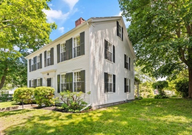 31 Leonard Street, Gloucester, Massachusetts 01930, 4 Bedrooms Bedrooms, 10 Rooms Rooms,2 BathroomsBathrooms,Residential,For Sale,Leonard Street,73128457