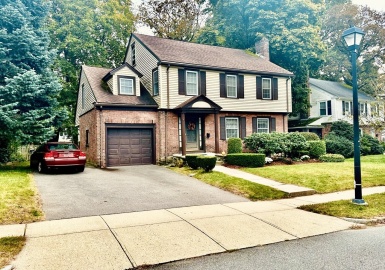 152 Coolidge Rd, Worcester, Massachusetts 01602, 4 Bedrooms Bedrooms, 10 Rooms Rooms,1.5 BathroomsBathrooms,Residential,For Sale,Coolidge Rd,73172683