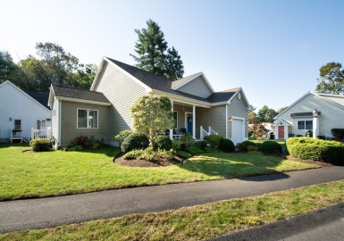 1 Tanglewood Ln, Rockland, Massachusetts 02370, 2 Bedrooms Bedrooms, 5 Rooms Rooms,2 BathroomsBathrooms,Residential,For Sale,Beechwood Village,Tanglewood Ln,73167001
