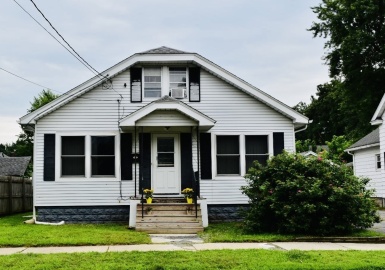 11 Turner St, Springfield, Massachusetts 01108, 3 Bedrooms Bedrooms, 5 Rooms Rooms,1.5 BathroomsBathrooms,Residential,For Sale,Turner St,73142113