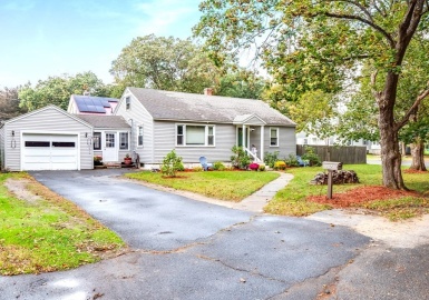 342 Lincoln Street, Fitchburg, Massachusetts 01420, 2 Bedrooms Bedrooms, 5 Rooms Rooms,1 BathroomBathrooms,Residential,For Sale,Lincoln Street,73169208