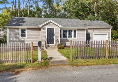 73 Lafoye St, Brockton, Massachusetts 02302, 2 Bedrooms Bedrooms, 4 Rooms Rooms,1 BathroomBathrooms,Residential,For Sale,Lafoye St,73168486