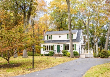 98 Phillips Ln, Wrentham, Massachusetts 02093, 3 Bedrooms Bedrooms, 6 Rooms Rooms,2 BathroomsBathrooms,Residential,For Sale,Phillips Ln,73173773