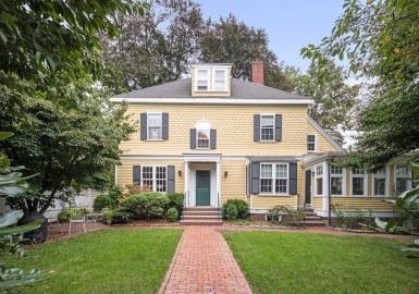 233 Brattle Street, Cambridge, Massachusetts 02138, 5 Bedrooms Bedrooms, 10 Rooms Rooms,3.5 BathroomsBathrooms,Residential,For Sale,Brattle Street,73159356