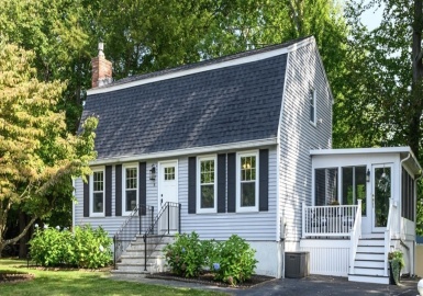 8 Birch St, Amesbury, Massachusetts 01913, 3 Bedrooms Bedrooms, 7 Rooms Rooms,2 BathroomsBathrooms,Residential,For Sale,Birch St,73163415