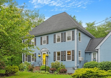 640 Woburn St, Wilmington, Massachusetts 01887, 4 Bedrooms Bedrooms, 9 Rooms Rooms,3.5 BathroomsBathrooms,Residential,For Sale,Woburn St,73162894