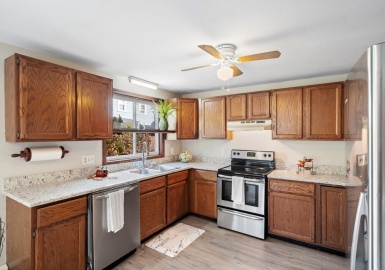 59 Primrose St, Haverhill, Massachusetts 01830, 2 Bedrooms Bedrooms, 4 Rooms Rooms,1.5 BathroomsBathrooms,Residential,For Sale,Primrose St,73172595