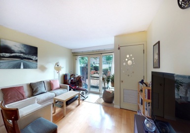 314 Riverside, Medford, Massachusetts 02155, 2 Bedrooms Bedrooms, 5 Rooms Rooms,2 BathroomsBathrooms,Residential,For Sale,Riverside,73159249