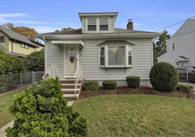 67 Bruce Rd, Waltham, Massachusetts 02453, 2 Bedrooms Bedrooms, 5 Rooms Rooms,1.5 BathroomsBathrooms,Residential,For Sale,Bruce Rd,73171892