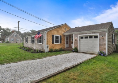 233 Barcliff Ave, Chatham, Massachusetts 02633, 2 Bedrooms Bedrooms, 4 Rooms Rooms,1.5 BathroomsBathrooms,Residential,For Sale,Barcliff Ave,73130841