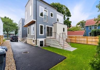 23 Jackson Street, Cambridge, Massachusetts 02140, 4 Bedrooms Bedrooms, 8 Rooms Rooms,3.5 BathroomsBathrooms,Residential,For Sale,Jackson Street,73163093