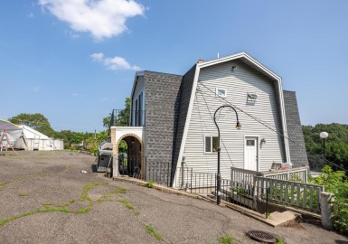 44 Valley Rd, Lynn, Massachusetts 01902, 3 Bedrooms Bedrooms, 6 Rooms Rooms,2 BathroomsBathrooms,Residential,For Sale,Valley Rd,73141850