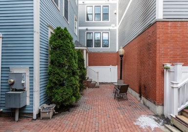 602-R E 3rd St, Boston, Massachusetts 02127, 4 Bedrooms Bedrooms, 6 Rooms Rooms,2.5 BathroomsBathrooms,Residential,For Sale,E 3rd St,73169589