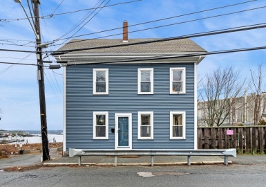 167 East Main St, Gloucester, Massachusetts 01930, 3 Bedrooms Bedrooms, 6 Rooms Rooms,1 BathroomBathrooms,Residential,For Sale,East Main St,73069600