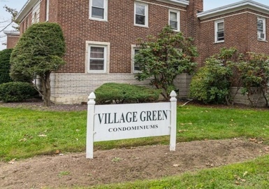 28 Newman Rd, Malden, Massachusetts 02148, 2 Bedrooms Bedrooms, 5 Rooms Rooms,1 BathroomBathrooms,Residential,For Sale,Village Green At Malden Condominiums,Newman Rd,73174359
