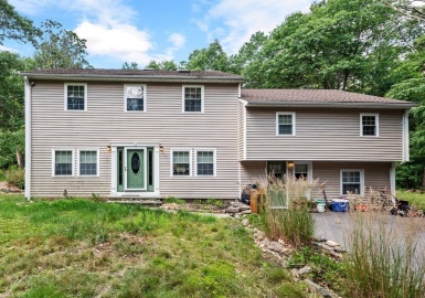 149 Grove St, Millville, Massachusetts 01529, 4 Bedrooms Bedrooms, 6 Rooms Rooms,2.5 BathroomsBathrooms,Residential,For Sale,Grove St,73132037