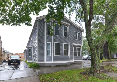 89 Broad St, Lynn, Massachusetts 01902, 4 Bedrooms Bedrooms, 6 Rooms Rooms,2 BathroomsBathrooms,Residential,For Sale,87-89 Broad St Condminium Trust,Broad St,73146800