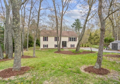 5 School St, Lakeville, Massachusetts 02347, 5 Bedrooms Bedrooms, 14 Rooms Rooms,2.5 BathroomsBathrooms,Residential,For Sale,School St,73104684