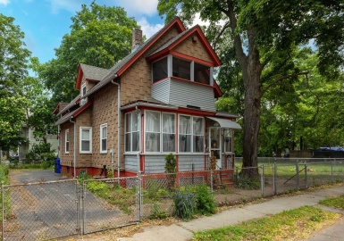 118 Quincy St, Springfield, Massachusetts 01109, 4 Bedrooms Bedrooms, 7 Rooms Rooms,2 BathroomsBathrooms,Residential,For Sale,Quincy St,73121962