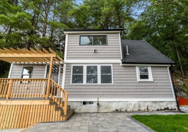 3 Court Street, Saugus, Massachusetts 01906, 2 Bedrooms Bedrooms, 5 Rooms Rooms,2 BathroomsBathrooms,Residential,For Sale,Court Street,73132038
