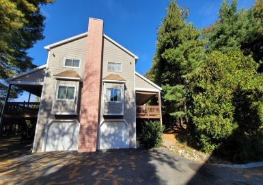 10 Hibernia Ln, Salem, Massachusetts 01970, 2 Bedrooms Bedrooms, 4 Rooms Rooms,2.5 BathroomsBathrooms,Residential,For Sale,Hibernia Ln,73169453