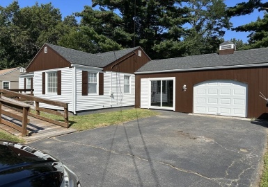 54 Fernald St, Springfield, Massachusetts 01109, 3 Bedrooms Bedrooms, 5 Rooms Rooms,1.5 BathroomsBathrooms,Residential,For Sale,Fernald St,73156737