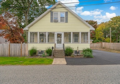34 Julian Rd, Randolph, Massachusetts 02368, 4 Bedrooms Bedrooms, 6 Rooms Rooms,1 BathroomBathrooms,Residential,For Sale,Julian Rd,73172415