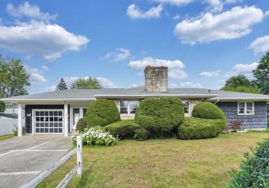 38 Dillon St, Chicopee, Massachusetts 01013, 3 Bedrooms Bedrooms, 5 Rooms Rooms,1 BathroomBathrooms,Residential,For Sale,Dillon St,73168075