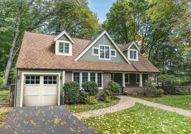 98 Parker Rd, Wellesley, Massachusetts 02482, 3 Bedrooms Bedrooms, 7 Rooms Rooms,3 BathroomsBathrooms,Residential,For Sale,Parker Rd,73168164