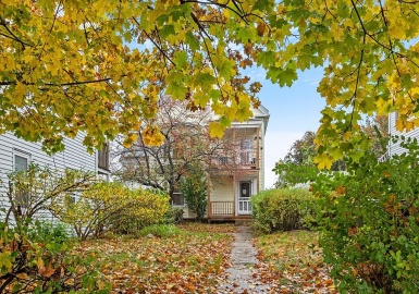 21 Grove Street, Haverhill, Massachusetts 01832, 2 Bedrooms Bedrooms, 4 Rooms Rooms,1 BathroomBathrooms,Residential,For Sale,Hedge Grove Condominium,Grove Street,73175627