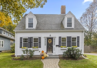 608 Main St, Medfield, Massachusetts 02052, 4 Bedrooms Bedrooms, 8 Rooms Rooms,2 BathroomsBathrooms,Residential,For Sale,Main St,73174532