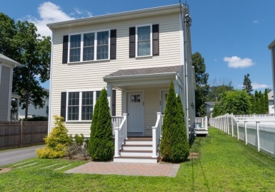 57 Oak Street, Needham, Massachusetts 02492, 3 Bedrooms Bedrooms, 6 Rooms Rooms,2.5 BathroomsBathrooms,Residential,For Sale,Oak Street,73144409