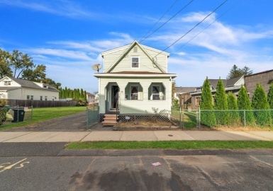 14 Norman St, Chicopee, Massachusetts 01013, 2 Bedrooms Bedrooms, 5 Rooms Rooms,1 BathroomBathrooms,Residential,For Sale,Norman St,73171725