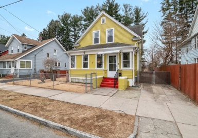 54 Ionia St, Springfield, Massachusetts 01109, 3 Bedrooms Bedrooms, 6 Rooms Rooms,1 BathroomBathrooms,Residential,For Sale,Ionia St,73080414