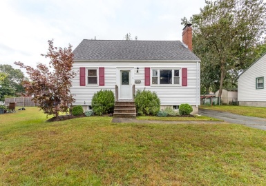 11 Gloria Rd, Randolph, Massachusetts 02368, 3 Bedrooms Bedrooms, 6 Rooms Rooms,1.5 BathroomsBathrooms,Residential,For Sale,Gloria Rd,73165283