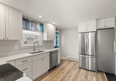 11 Railroad Ave, Rockport, Massachusetts 01966, 2 Bedrooms Bedrooms, 4 Rooms Rooms,1.5 BathroomsBathrooms,Residential,For Sale,The Anchorage Condominiums,Railroad Ave,73175605