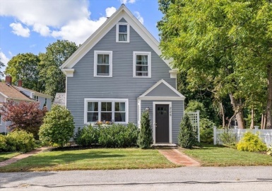 225 Hersey St, Hingham, Massachusetts 02043, 3 Bedrooms Bedrooms, 7 Rooms Rooms,1.5 BathroomsBathrooms,Residential,For Sale,Hersey St,73161917