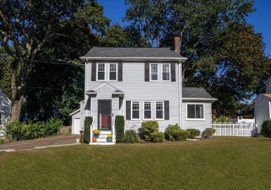 35 Clinton Rd, Weymouth, Massachusetts 02189, 3 Bedrooms Bedrooms, 7 Rooms Rooms,1.5 BathroomsBathrooms,Residential,For Sale,Clinton Rd,73171189