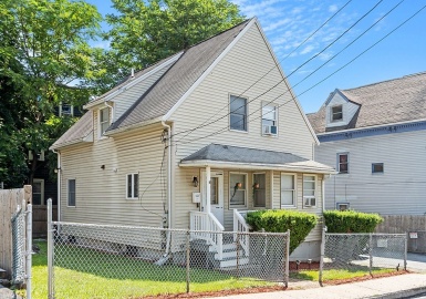 15 Brownville Ave, Lynn, Massachusetts 01902, 5 Bedrooms Bedrooms, 7 Rooms Rooms,2 BathroomsBathrooms,Residential,For Sale,Brownville Ave,73135119