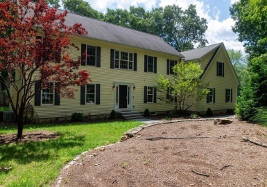 200 Washington St, Holliston, Massachusetts 01746, 4 Bedrooms Bedrooms, 8 Rooms Rooms,3.5 BathroomsBathrooms,Residential,For Sale,Washington St,73147988