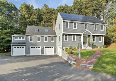40 Boxwood Ln, Duxbury, Massachusetts 02332, 4 Bedrooms Bedrooms, 8 Rooms Rooms,2.5 BathroomsBathrooms,Residential,For Sale,Boxwood Ln,73176054