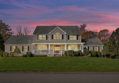 5 Sadie Cir, Easton, Massachusetts 02375, 4 Bedrooms Bedrooms, 12 Rooms Rooms,3 BathroomsBathrooms,Residential,For Sale,Sadie Cir,73174498