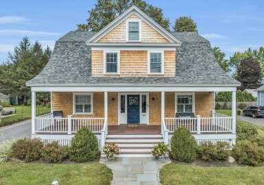 1362 Main Street, Concord, Massachusetts 01742, 4 Bedrooms Bedrooms, 8 Rooms Rooms,2.5 BathroomsBathrooms,Residential,For Sale,Main Street,73163859