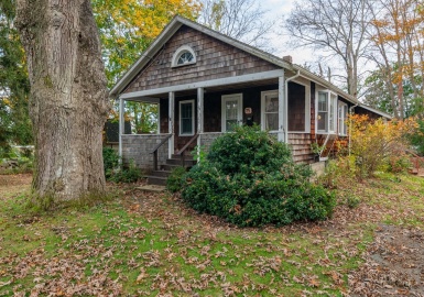 75 Oakland Avenue, Hanover, Massachusetts 02339, 2 Bedrooms Bedrooms, 5 Rooms Rooms,1 BathroomBathrooms,Residential,For Sale,Oakland Avenue,73174419
