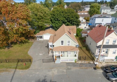 16 Campaw St, Lowell, Massachusetts 01850, 4 Bedrooms Bedrooms, 6 Rooms Rooms,1 BathroomBathrooms,Residential,For Sale,Campaw St,73169537