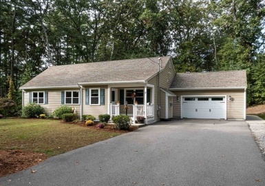 7 Priscilla Ave, Norfolk, Massachusetts 02056, 3 Bedrooms Bedrooms, 7 Rooms Rooms,2 BathroomsBathrooms,Residential,For Sale,Priscilla Ave,73171645