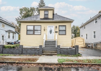 51 Wilding St, Fairhaven, Massachusetts 02719, 3 Bedrooms Bedrooms, 4 Rooms Rooms,1 BathroomBathrooms,Residential,For Sale,Wilding St,73174644